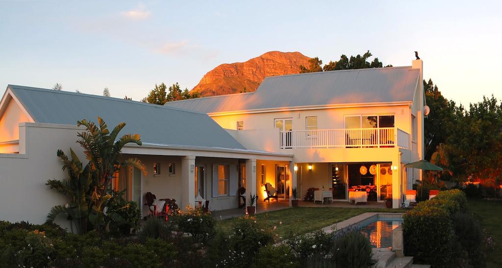 Explorer Guesthouse ซัมเมอร์เซ็ต เวสต์ ภายนอก รูปภาพ